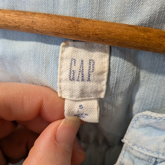 GAP Sleeveless Denim Blue Jumpsuit - Picture 2 of 3